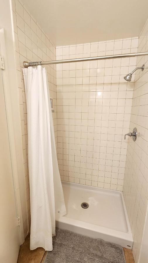 Centrally Located, 4X Queen, 300 Mbps Internet With Backyard! Hemet Exterior photo