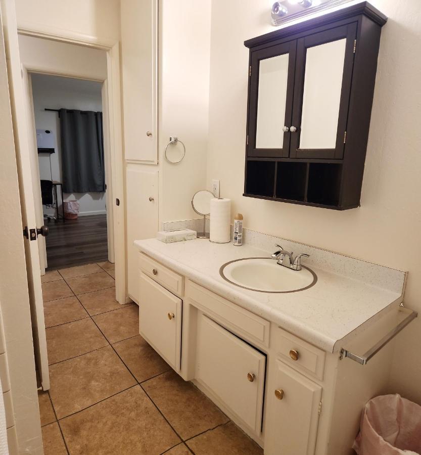 Centrally Located, 4X Queen, 300 Mbps Internet With Backyard! Hemet Exterior photo