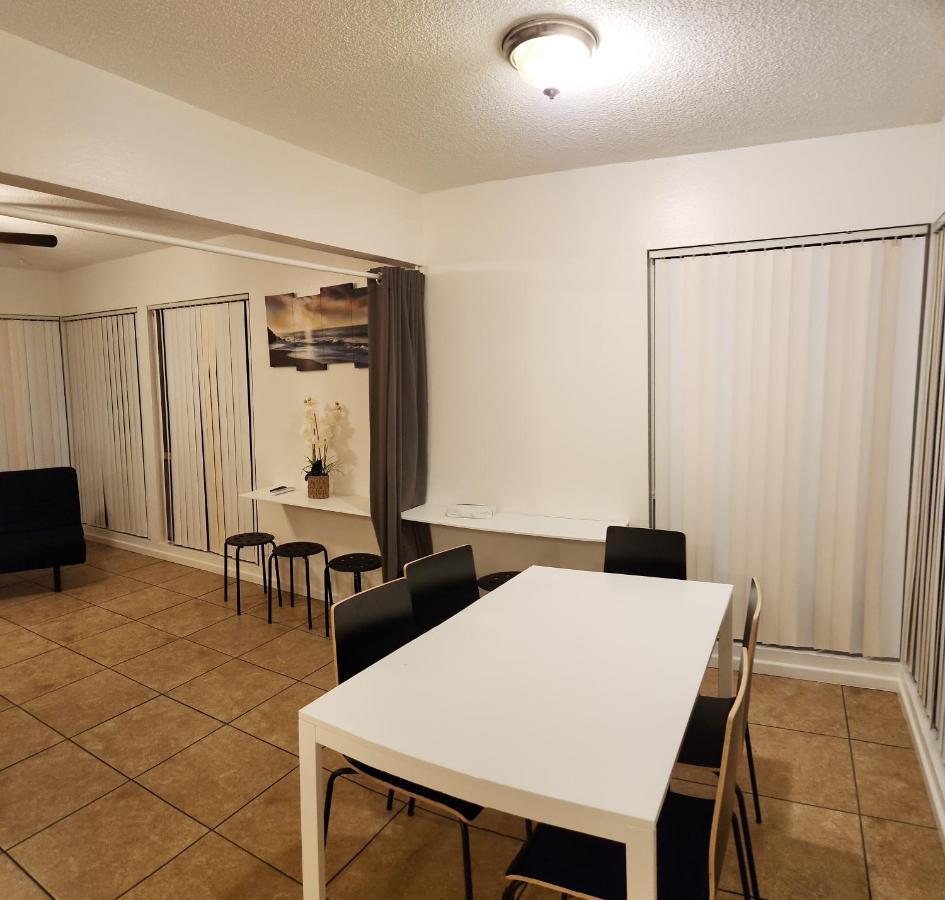 Centrally Located, 4X Queen, 300 Mbps Internet With Backyard! Hemet Exterior photo