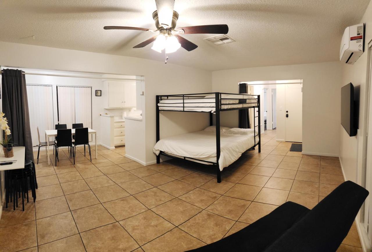 Centrally Located, 4X Queen, 300 Mbps Internet With Backyard! Hemet Exterior photo