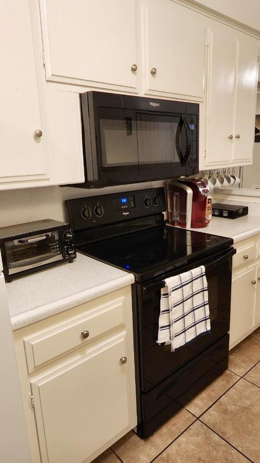 Centrally Located, 4X Queen, 300 Mbps Internet With Backyard! Hemet Exterior photo