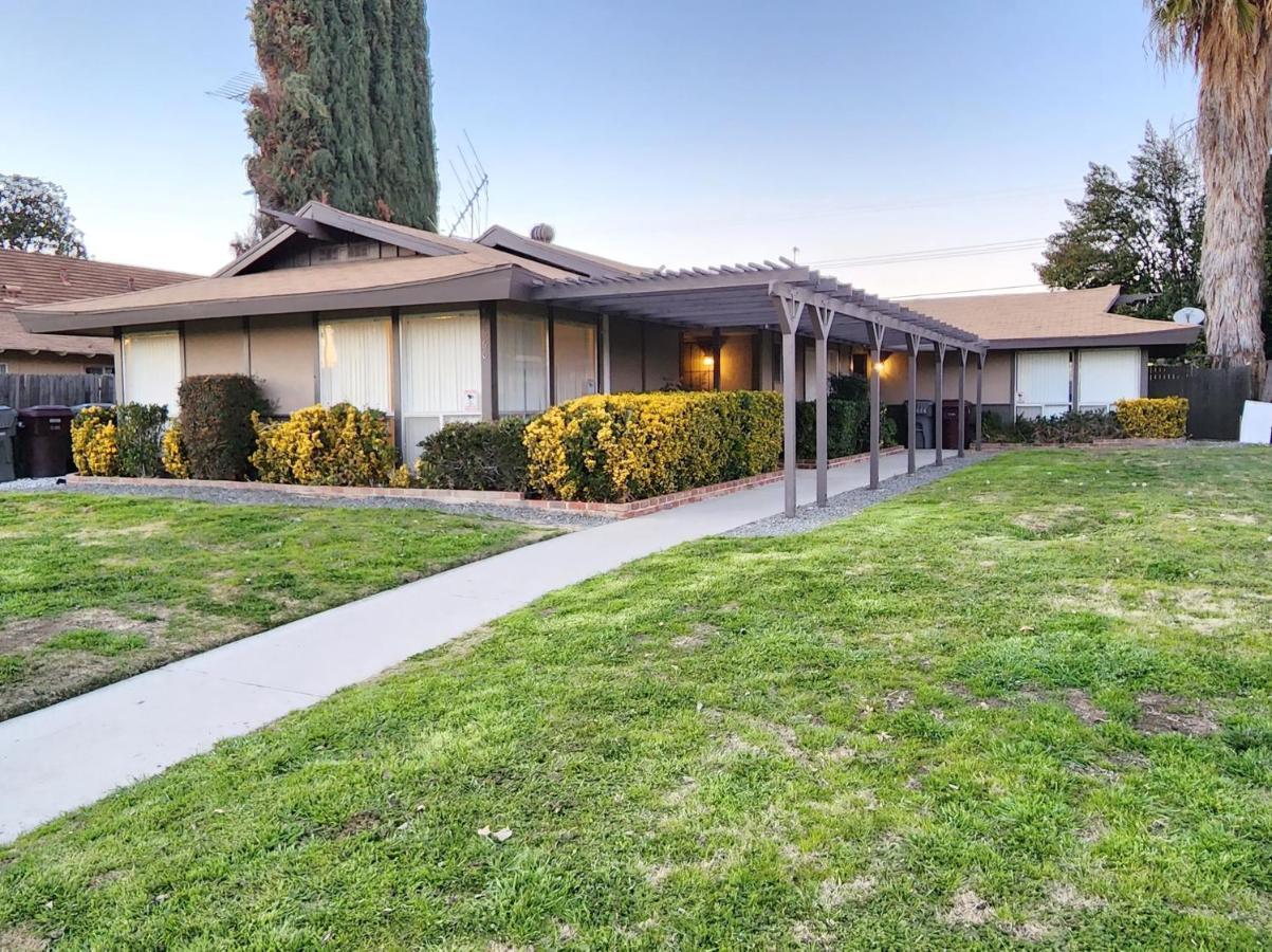 Centrally Located, 4X Queen, 300 Mbps Internet With Backyard! Hemet Exterior photo