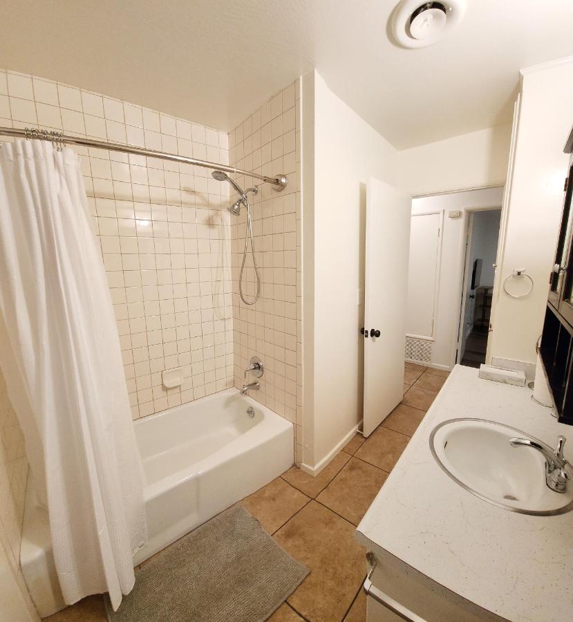 Centrally Located, 4X Queen, 300 Mbps Internet With Backyard! Hemet Exterior photo
